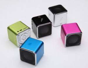 PORTABLE DIGITAL SPEAKER BUILT IN MP3 SD CARD SLOT WITH BUILT IN RADIO