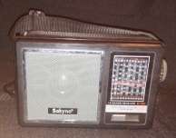 Sakyno FM radio (+-21x8x14cm High)