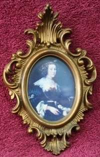 Set of Beautiful Frames with Photos (6PCS)