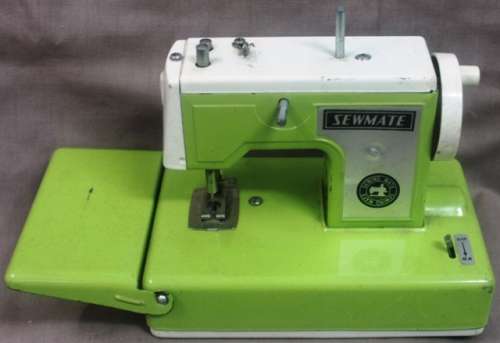 Child's Sew-Ette Sewing Machine  made in Japan - 16 x 12 cm