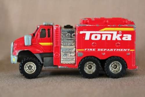 Tonka Fire Engine - 2012 Hasbro - Made in Vietnam