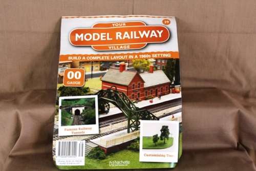 Train   - Build Your Own Model Railway Village And Track set no 39