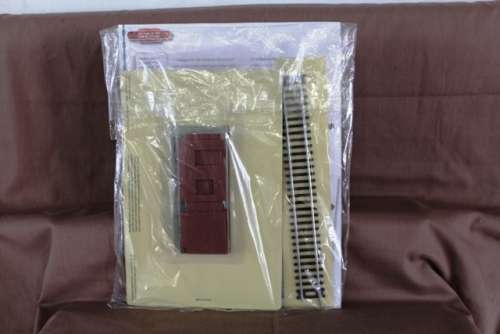 Train   - Build Your Own Model Railway Village And Track set no 50