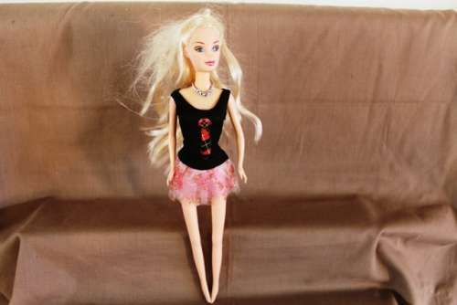Doll' s - Barbie Like Doll / Blond hair