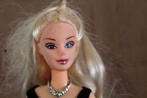 Doll' s - Barbie Like Doll / Blond hair