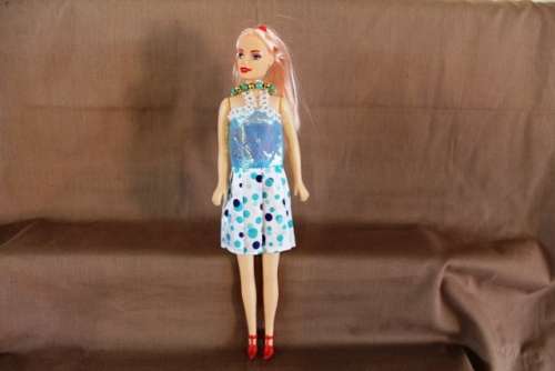 Doll' s - Barbie Like Doll / Dark Blond hair /  Dressed + shoes