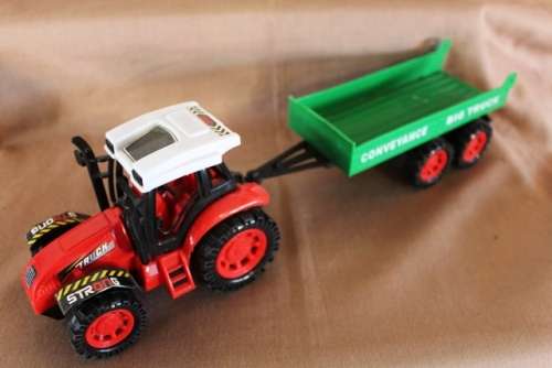 Toy -   Tractor and trailer 32cm