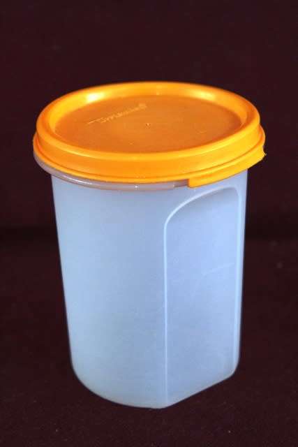 Tupperware 3 Cannisters  /12cm x9cm / 199x6cm / 18.5cmx13.5x6cm