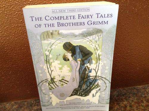 The complete fairy tales of the brothers Grimm (softcover)