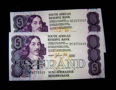 Gerhard De Kock - 2 UNC R5 Notes in Seq