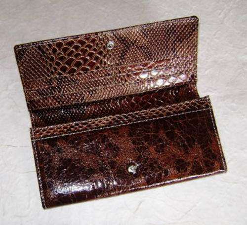 Brand New - Stunning Ladies Guess Purse -