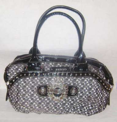 ( Woza Weekend )Stunning and Brand New - Ladies Guess Bag