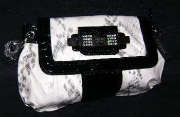 Stunning and Brand New Ladies Guess Bag