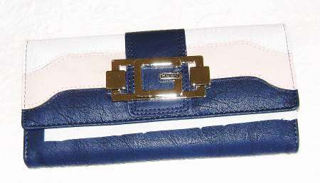 Stunning ladies Guess Wallet - Brand New ( Boxed )