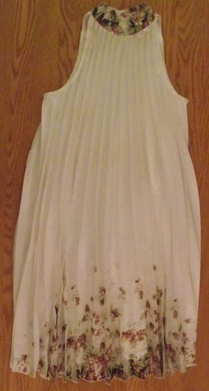 Stunning creamy white printed satin/silk dress from Foschini size 10
