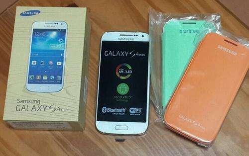 ORIGINAL Samsung S4 Mini White Frost + 2 Flip covers