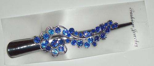STUNNING BLUE HAIR CLIP