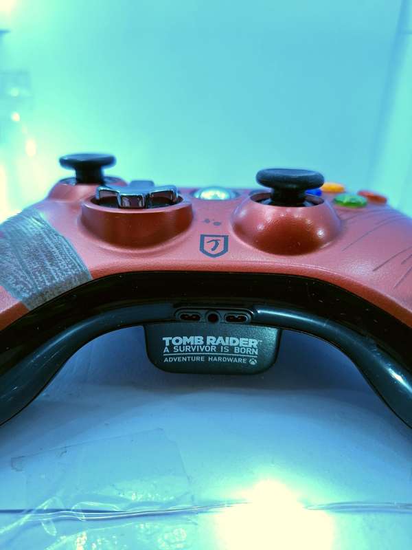 Tomb Raider Limited Edition Wireless Controller (XBOX 360)