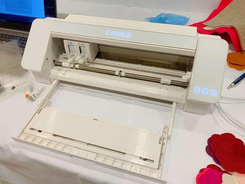 Silhouette CAMEO 4 Die-Cutting Machine