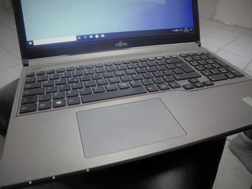 FUJITSU LIFEBOOK - E SERIES - Intel Core i5 - 256 Solid State Drive - 8 GB RAM - FHD 1902x1080p