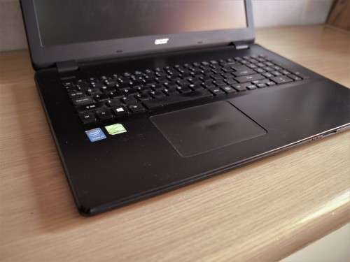 17" HUGE SCREEN - ACER TRAVELMATE - INTEL CORE i7 - Nvidia GeForce 840M 2GB - 1TB HDD - 8GB RAM