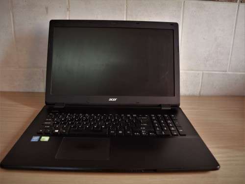 17" HUGE SCREEN - ACER TRAVELMATE - INTEL CORE i7 - Nvidia GeForce 840M 2GB - 1TB HDD - 8GB RAM