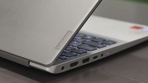 Lenovo Ideapad 330 - Intel(R) Core(TM) i3-8130U CPU @ 2.20GHz - 4GB RAM - 1TB - Like New