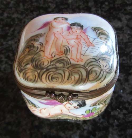 Rare Antique 1800s Naples (capodimonte) trinket container handpainted with cherubs, stamped