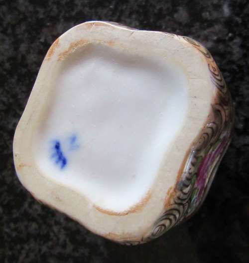 Rare Antique 1800s Naples (capodimonte) trinket container handpainted with cherubs, stamped