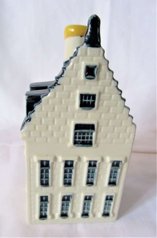 Sealed Highly Collectible miniature Amsterdam Dutch House #77 for KLM Bols Brandy R1start