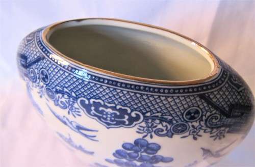 Top quality Blue and White willow Pattern porcelain vase, great transfer.