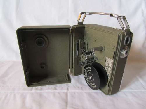 Amazing 1950s German 8mm Nizo Heliomatic Cine camera, case pamphlet lenses etc VGC
