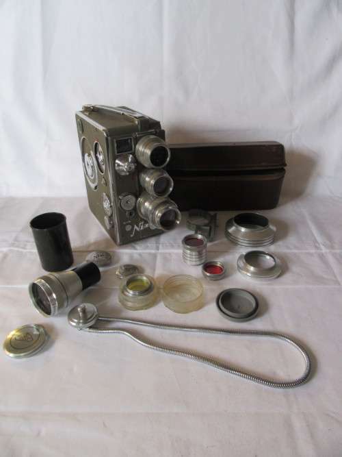 Amazing 1950s German 8mm Nizo Heliomatic Cine camera, case pamphlet lenses etc VGC