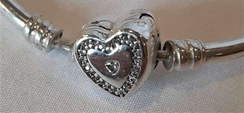 Beautiful Authentic Sterling silver PANDORA Bracelet 10 x starter charms VALUE over R6000 R1 NR