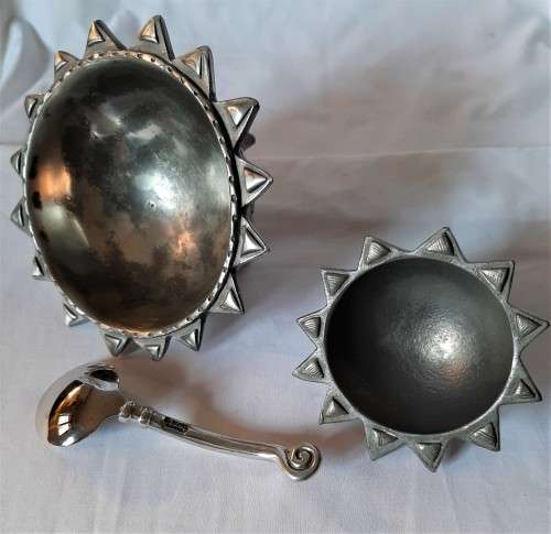 Rare and unusual Carrol Boyes star rimmed round bowls on feet, one with spoon WOW!!!