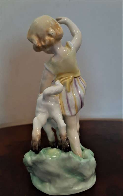 Royal Worcester Figure April by Frieda Doughty Model #3416 No damages or repairs!