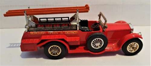 5 assorted Matchbox models of yesteryear and Lledo plus Oxford Die cast and Elicar VGC