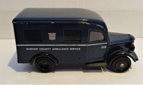 5 assorted Matchbox models of yesteryear and Lledo plus Oxford Die cast and Elicar VGC