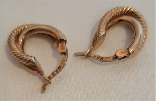 Nice Pair of vintage looking 9K (9carat) pierced ear clip earrings in excellent condition, marked 9K
