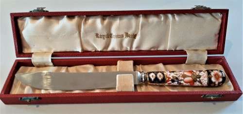 Royal Crown Derby Imari pattern porcelain handle Bread knife boxed, excellent unused condition.