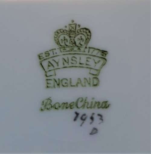 Quite a Rare Cabinet Plate, Vintage large fully hand decorated gilding and painted flowers, signed!