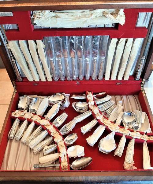 AMAZING~Rare 1960s Retro standing VINERS Cultlery cabinet, cutlery still in paper, never used!!!