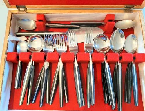 Desirable Design Eetrite Cutlery set in case, South African Set, Moderna pattern S/S 40 pce