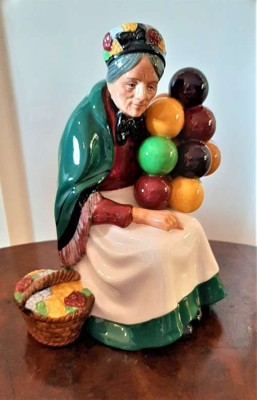 Perfect condition popular vintage Royal Doulton Balloon Seller Figurine HN1315