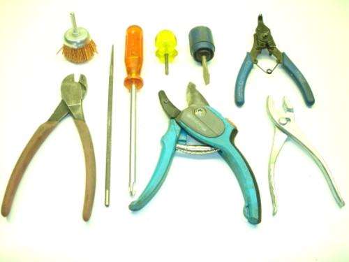 Assorted Hand Tools * 9 in Total * 1 Bid for all as shown in picture *
