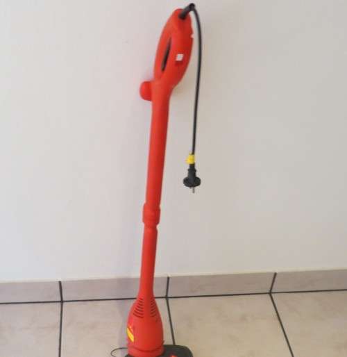 TRIMTECH LAWNMOWER & WOLF WEED EATER COMBO * BID FROM R1.00 FOR BOTH ITEMS *