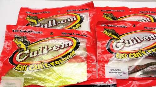 FISHING EQUIPMENT BARGAIN! * BID FROM R1.00 FOR THE LOT *