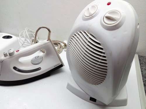 FAN HEATERS X 2 & IRON  * BID FROM R1 START FOR ALL 3 ITEMS *