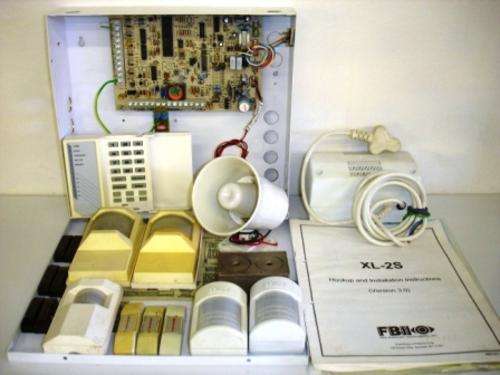FBI XL - 2 SILVER 6 ZONE ALARM PANEL