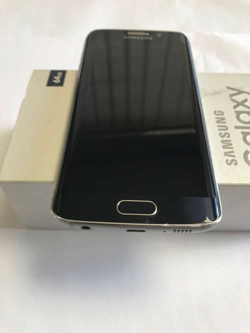 Samsung Galaxy S6 Edge - Black - 64GB + Wireless Charger + Samsung Gear VR